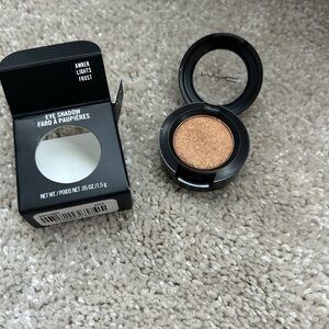 MAC eyeshadow in Amber Lights.